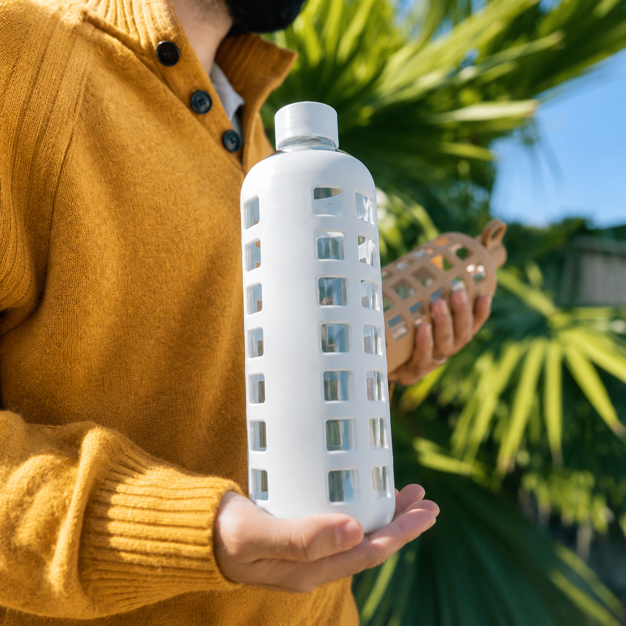 PureFlow Glass Water Bottle – Stay Hydrated in Style